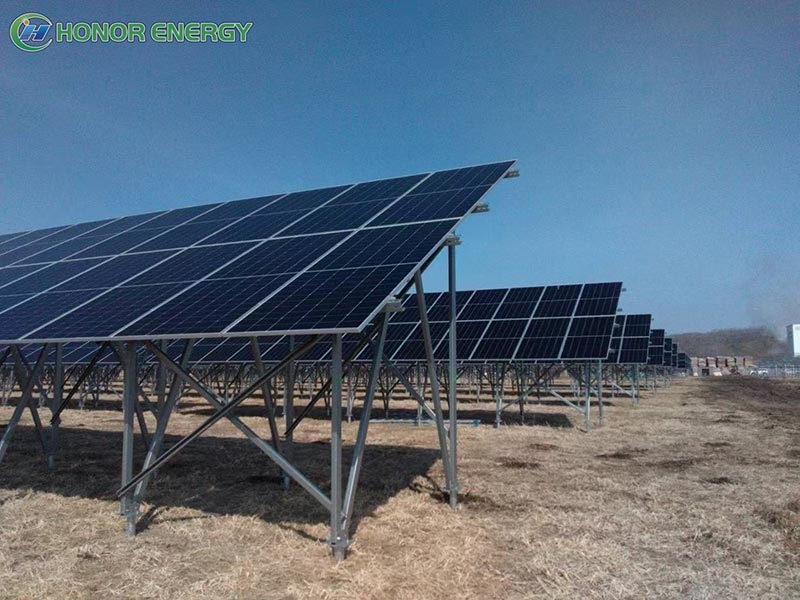Breaking Through Snow, Facing the Sun, instaily Supporting Solar Energy | Perfectionem 6MW summus intentione Ground-Monte Project in High-Frigido, Gravis Nivis Regio